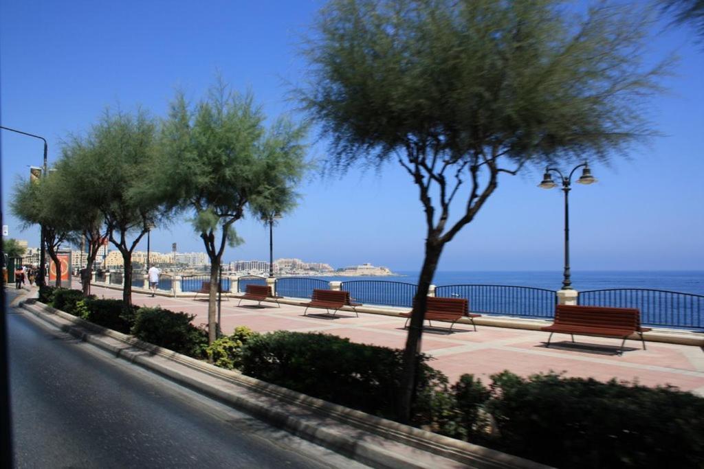Spectacular Apartment Valletta And Harbour Views Sliema Bagian luar foto