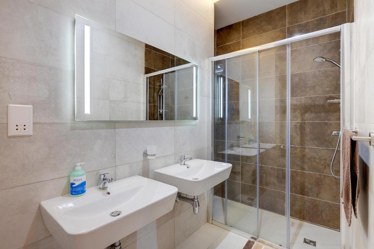 Spectacular Apartment Valletta And Harbour Views Sliema Bagian luar foto